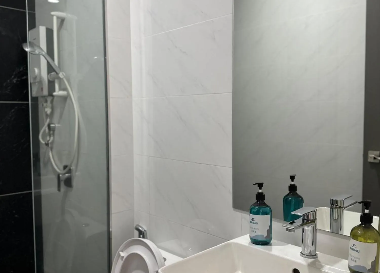 דירה ג'ורג' טאון Beacon 2Br Infinity Pool - By Bnb4U